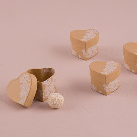 Les 6 boîtes coeur avec dentelle