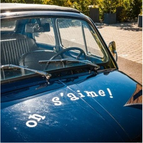 Le sticker voiture On s'aime Le sticker voiture On s'aime