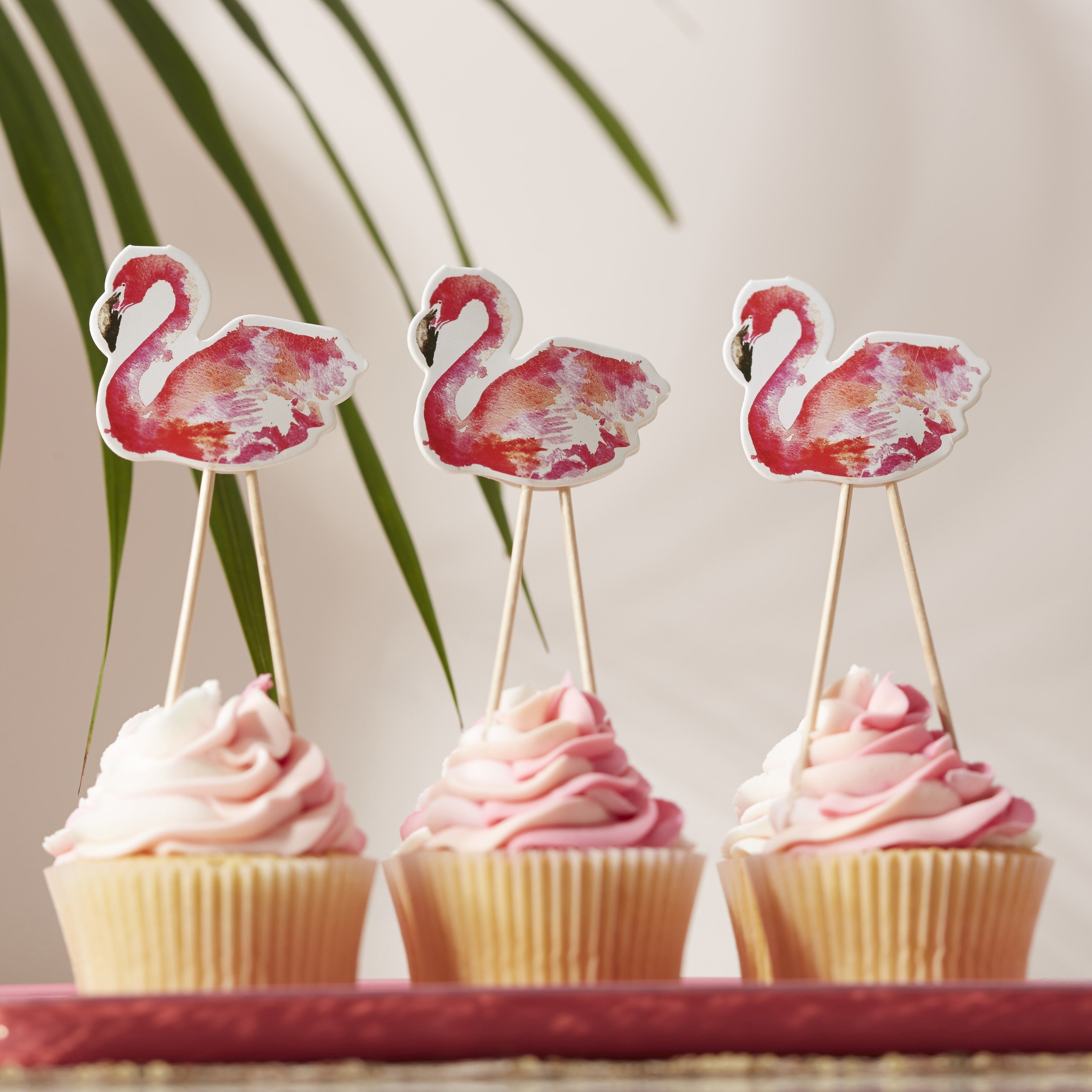 Pics Cupcake Flamant Rose Pour La Decoration Du Candy Bar Tropical