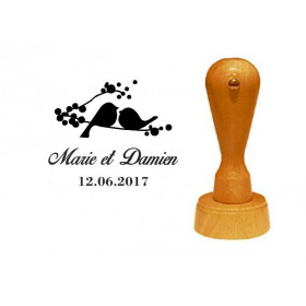 Le tampon personnalisé logo intiales