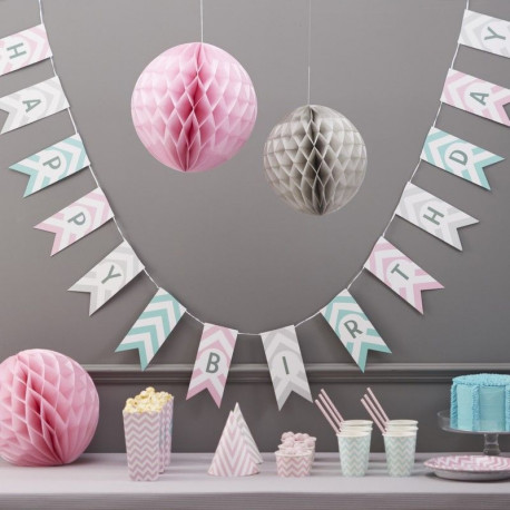 La guirlande de fanions happy birthday chevron La guirlande de fanions happy birthday chevron