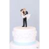 La figurine mariée dans les bras du marié 5