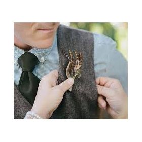 La boutonnière mariage plume bohème