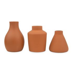 Les 3 vases en terre cuite