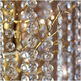 La guirlande de faux cristal