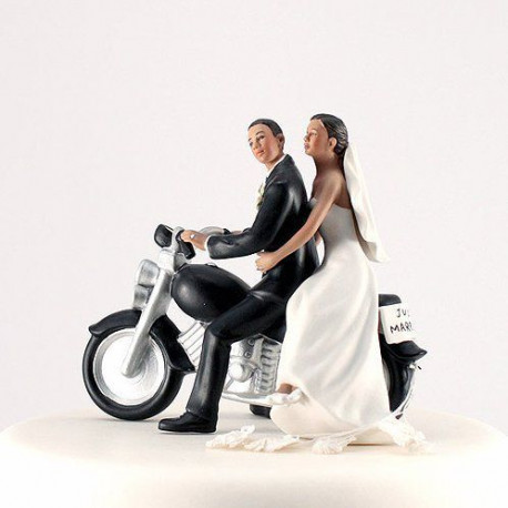 La figurine mariage couple à moto brun La figurine mariage couple à moto brun