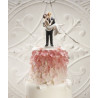 La figurine mariée dans les bras du marié 3