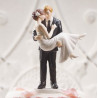 La figurine mariée dans les bras du marié 4