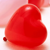 Les 12 ballons coeur en rouge et fuchsia