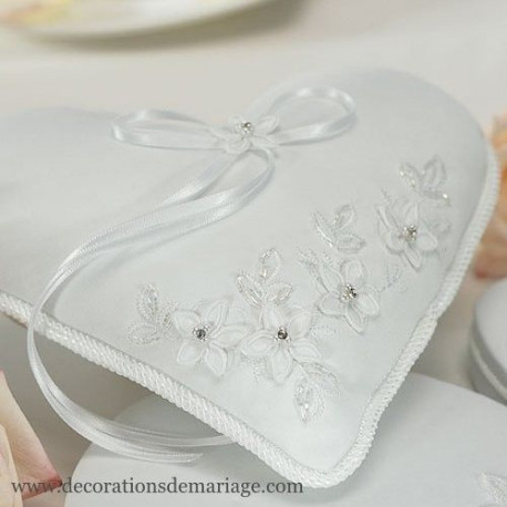 Le coussin d'alliances coeur Le coussin d'alliances coeur