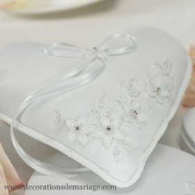 Porte alliances romantique